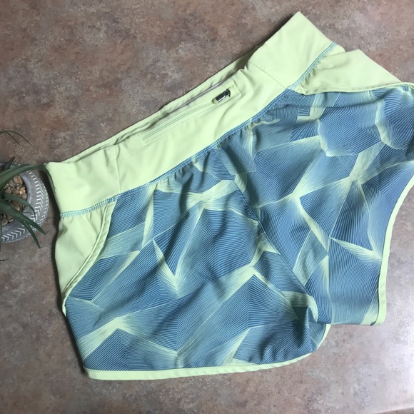 UA shortie Speed pocket running shorts 1321806 - Picture 5 of 12